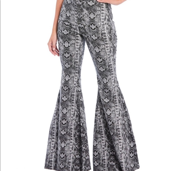 Free People new Snake Skin print jeans  Sz 24 - Picture 3 of 6